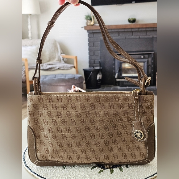 Dooney & Bourke Handbags - Vintage Dooney & Bourke Shoulder Bag